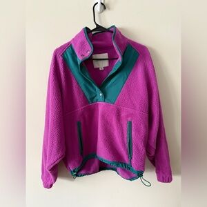 Vibrant Fleece Pullover with Teal Accents